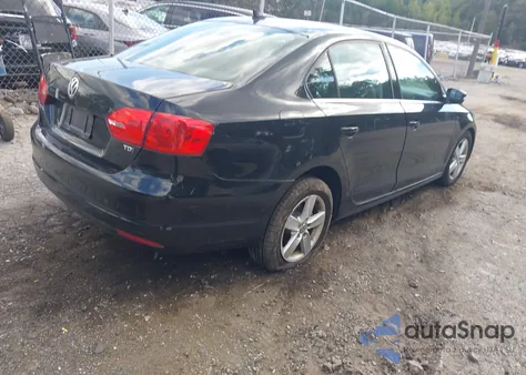 2013 Volkswagen Jetta 2.0L Tdi z USA, uszkodzony, nr VIN 3VWLL7AJ2DM372735